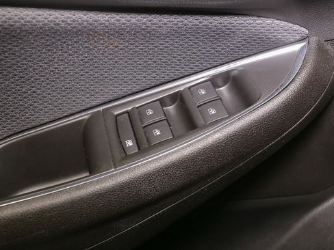 Used 2018 Chevrolet Cruze LT FWD image 36