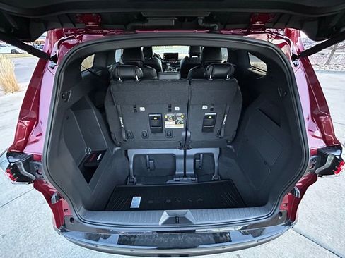 Used 2026 Toyota Sienna Platinum image 25