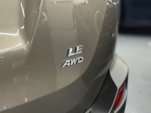 Used 2015 Toyota RAV4 LE image 14