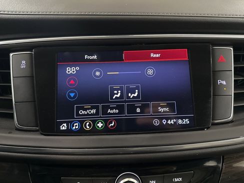 Used 2020 Buick Enclave Essence image 20