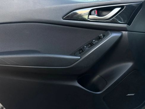 Used 2016 MAZDA MAZDA3 i Touring w/ Popular Equipment Package FWD image 39