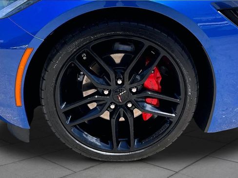 Used 2019 Chevrolet Corvette Stingray Coupe w/ 1LT RWD image 10