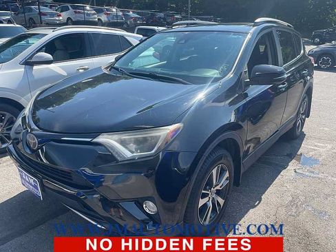 Used 2018 Toyota RAV4 XLE AWD/4WD image 1