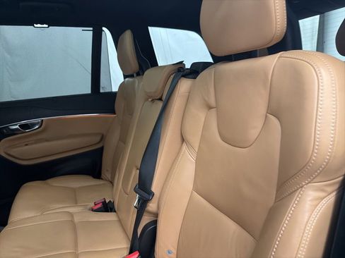 Used 2023 Volvo XC90 T8 Ultimate w/ Lounge Package AWD/4WD image 19