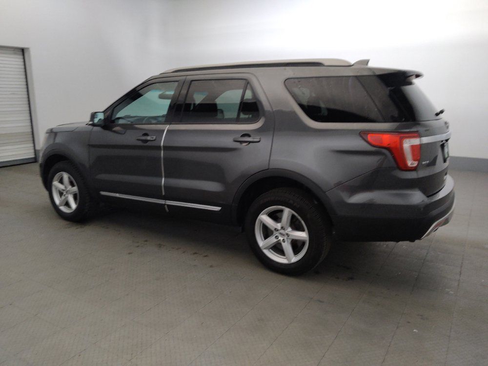 Used 2016 Ford Explorer XLT w/ Equipment Group 202A AWD/4WD image 3