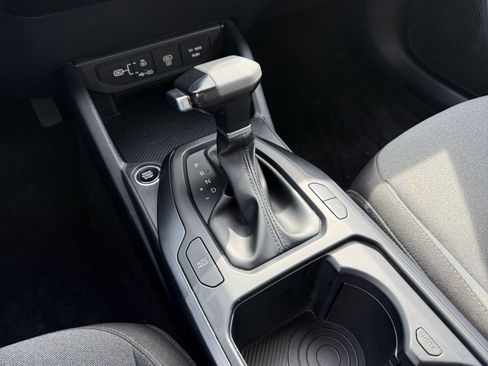 Used 2025 Kia K4 LXS image 42