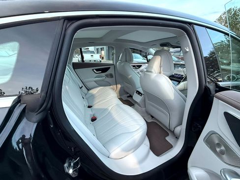 Used 2023 Mercedes-Benz EQE 500 500 4MATIC w/ Exclusive Trim Package image 12