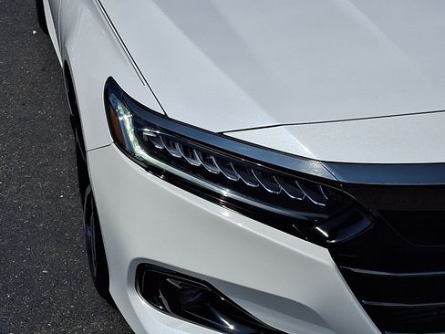 Used 2022 Honda Accord Sport image 9