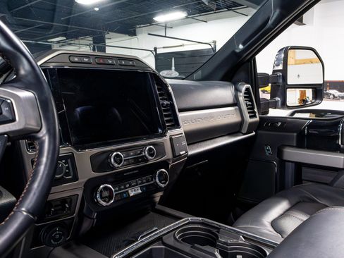 Used 2022 Ford F350 Platinum image 10