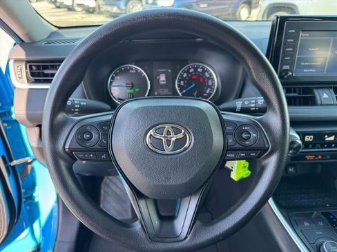 Used 2019 Toyota RAV4 LE w/ Carpet Mat Package AWD/4WD image 24