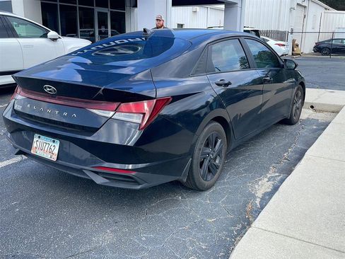Used 2022 Hyundai Elantra SEL FWD image 7