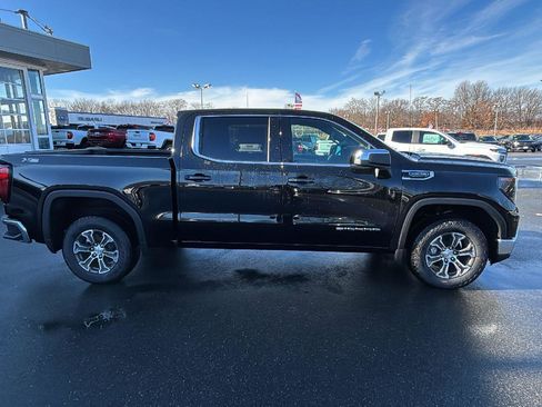 New 2026 GMC Sierra 1500 SLE image 8