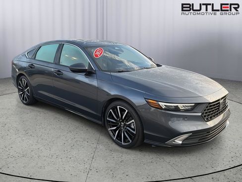 Used 2023 Honda Accord Touring image 8