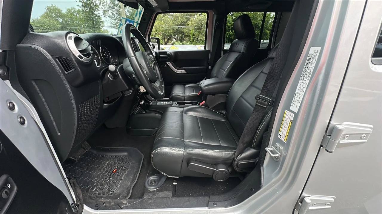 Used 2012 Jeep Wrangler Unlimited Sahara w/ Max Tow Pkg AWD/4WD image 26
