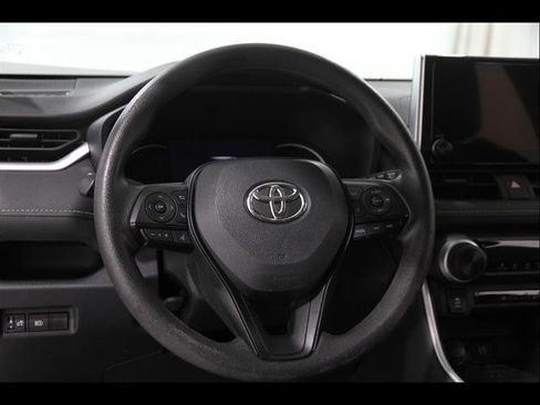 Used 2023 Toyota RAV4 LE image 7