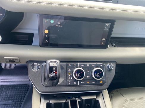 Used 2024 Land Rover Defender 110 S AWD/4WD image 11