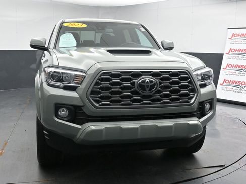 Used 2023 Toyota Tacoma TRD Sport image 3