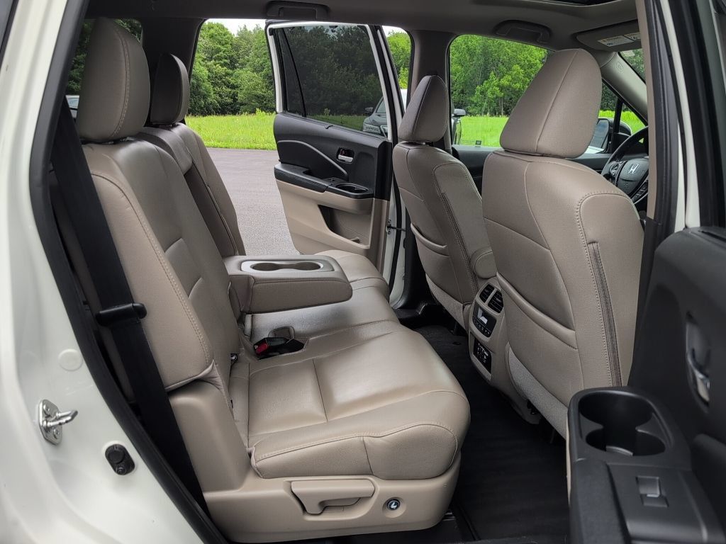 Used 2017 Honda Pilot Touring image 47