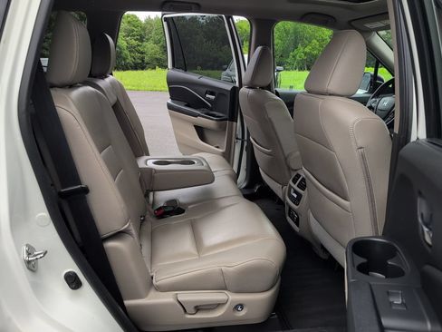 Used 2017 Honda Pilot Touring image 47