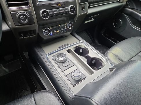 Used 2020 Ford Expedition XLT AWD/4WD image 25