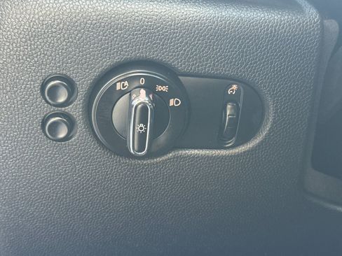 Used 2017 MINI Cooper 2-Door Hardtop image 23