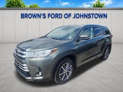 Used 2018 Toyota Highlander XLE AWD/4WD image 4