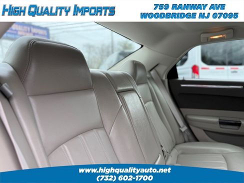 Used 2009 Chrysler 300 C image 45