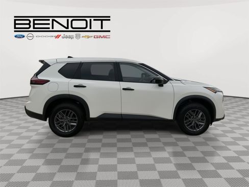 Used 2024 Nissan Rogue S FWD image 6