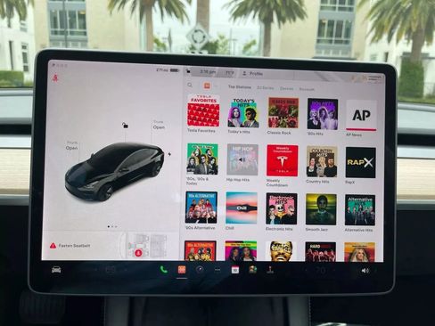 Used 2023 Tesla Model 3 Standard Range image 18