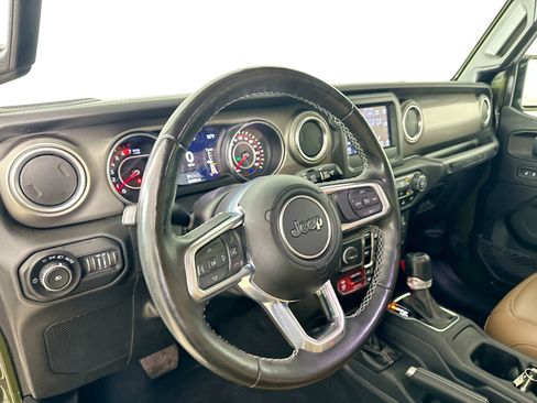 Used 2021 Jeep Wrangler Unlimited Rubicon w/ LED Lighting Group AWD/4WD image 9