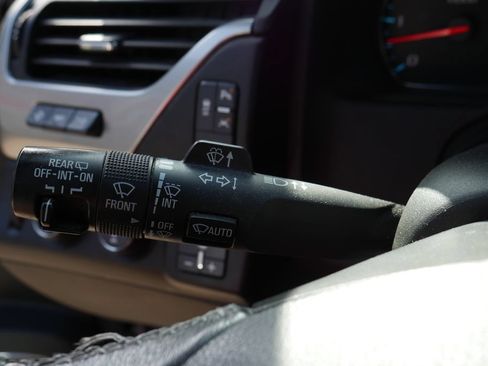 Used 2018 Chevrolet Tahoe Premier AWD/4WD image 23