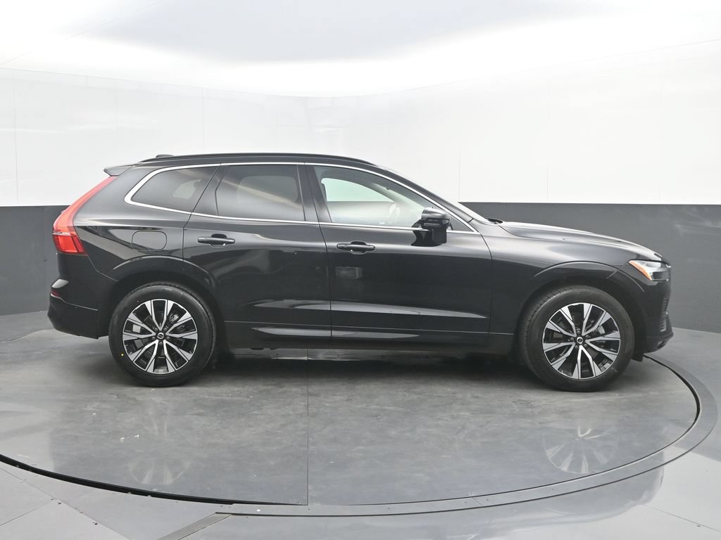 Used 2023 Volvo XC60 B5 Core w/ Climate Package FWD image 8