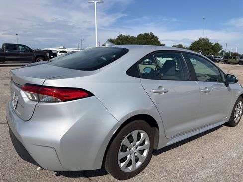 Used 2024 Toyota Corolla LE FWD image 6