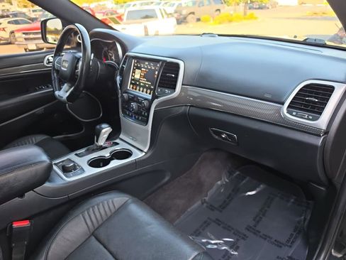 Used 2018 Jeep Grand Cherokee Trackhawk AWD/4WD image 34