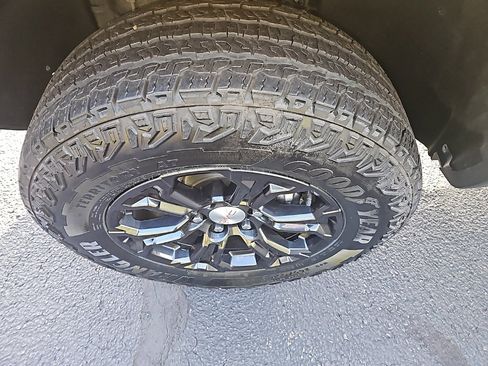 Certified 2023 GMC Canyon Elevation w/ Elevation Premium Package image 13