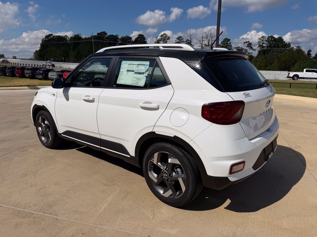 Certified 2025 Hyundai Venue Limited FWD image 3