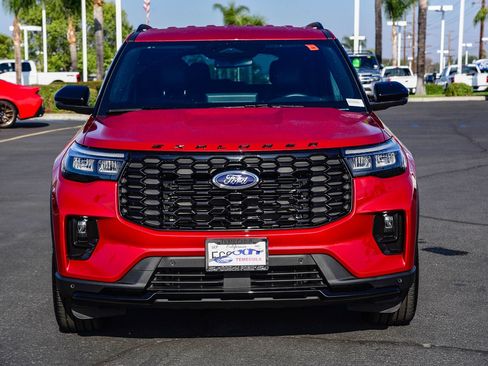 Used 2025 Ford Explorer ST-Line w/ Premium Package image 2