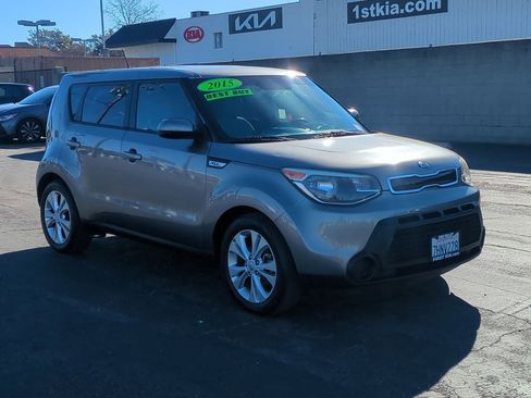 Used 2015 Kia Soul + image 3