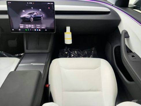 Used 2025 Tesla Model 3 Long Range RWD image 51