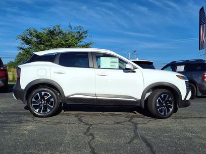 New 2025 Nissan Kicks SV w/ SV Premium Package