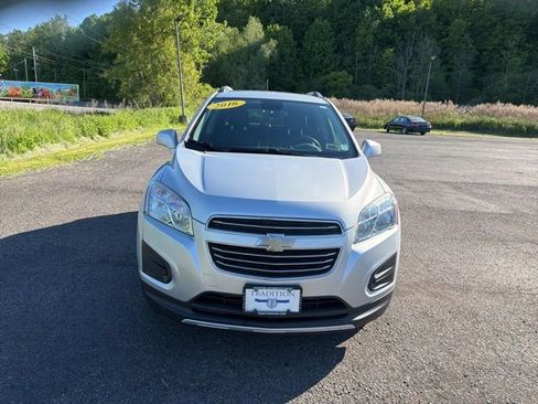 Used 2016 Chevrolet Trax LT w/ LT Convenience Package AWD/4WD image 8