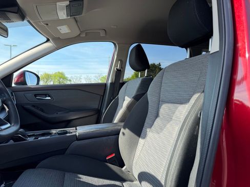 Used 2023 Nissan Rogue SV image 12