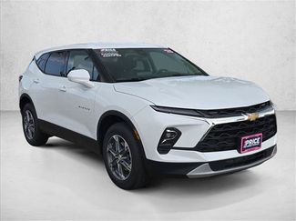 Used 2025 Chevrolet Blazer LT FWD video 3