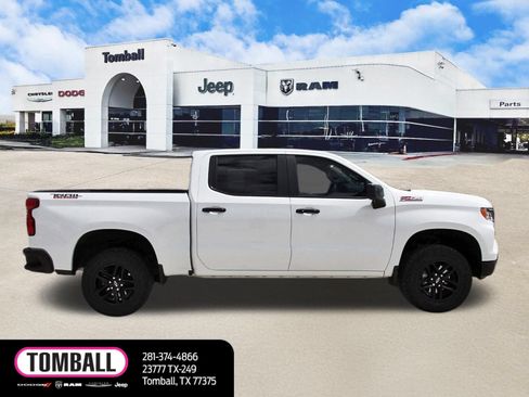 Used 2024 Chevrolet Silverado 1500 LT Trail Boss w/ Convenience Package II AWD/4WD image 8