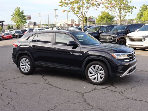 Used 2023 Volkswagen Atlas Cross Sport SE AWD/4WD image 14