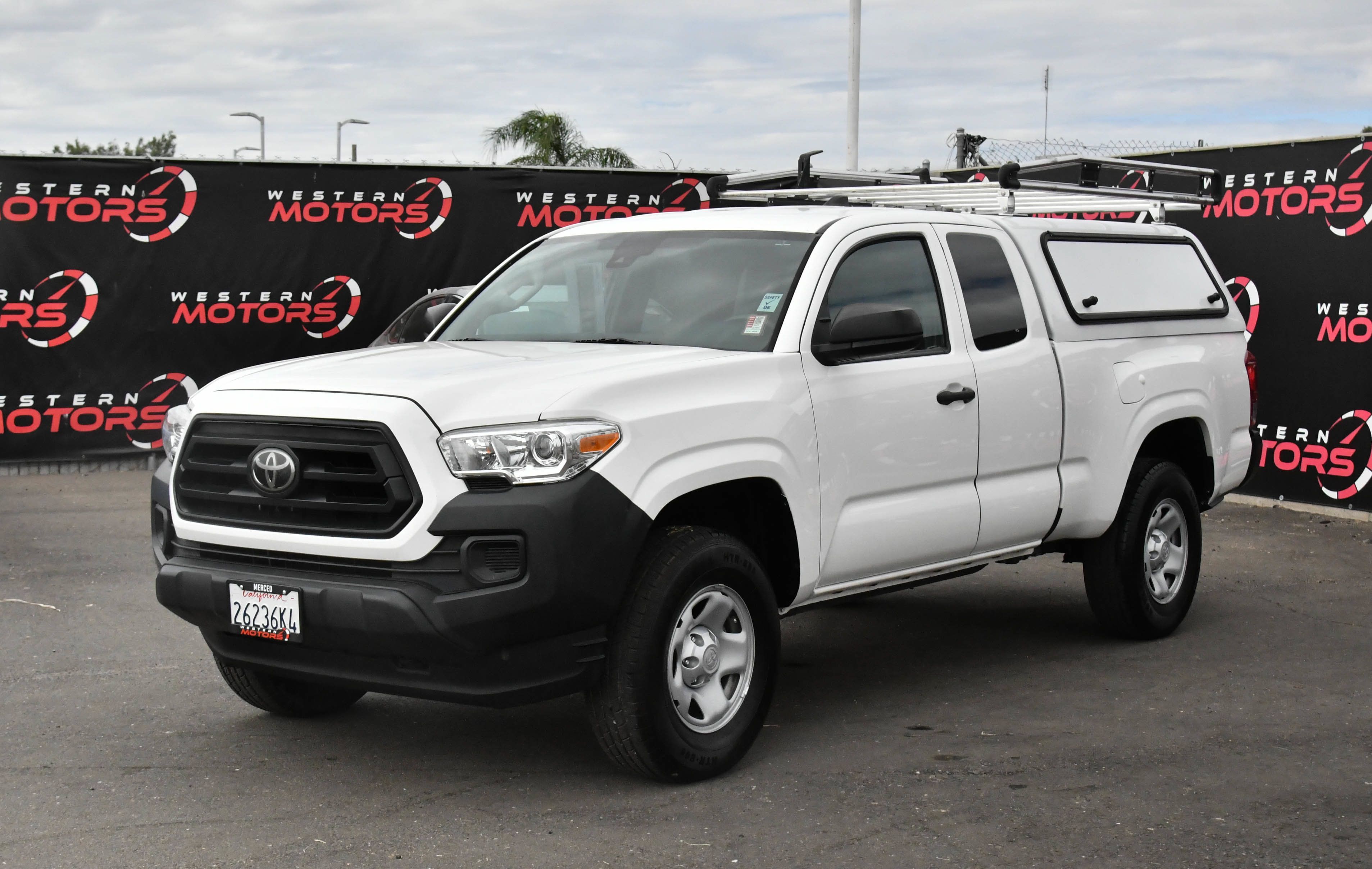 Used 2021 Toyota Tacoma SR RWD image 3