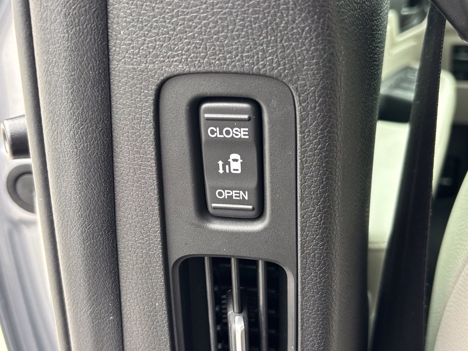 Used 2026 Honda Odyssey EX-L image 16