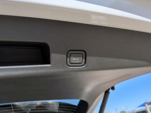 New 2026 Chevrolet Traverse LT w/ Driver Confidence Package image 43