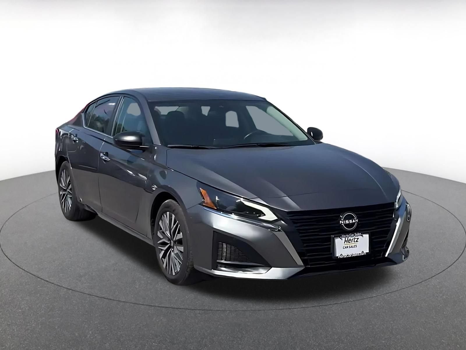 Used 2025 Nissan Altima 2.5 SV FWD image 3
