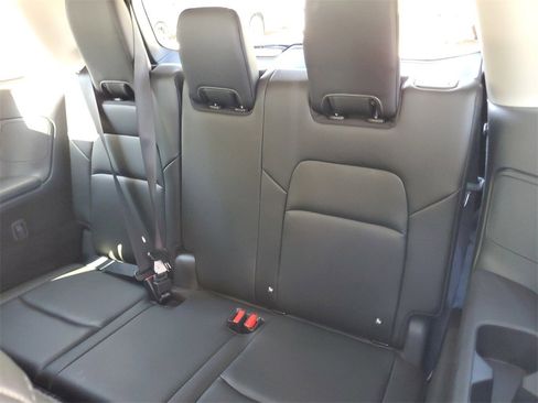 Certified 2025 Nissan Pathfinder SL image 11